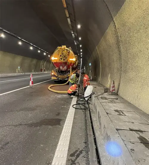 泰安隧道排水渠清淤